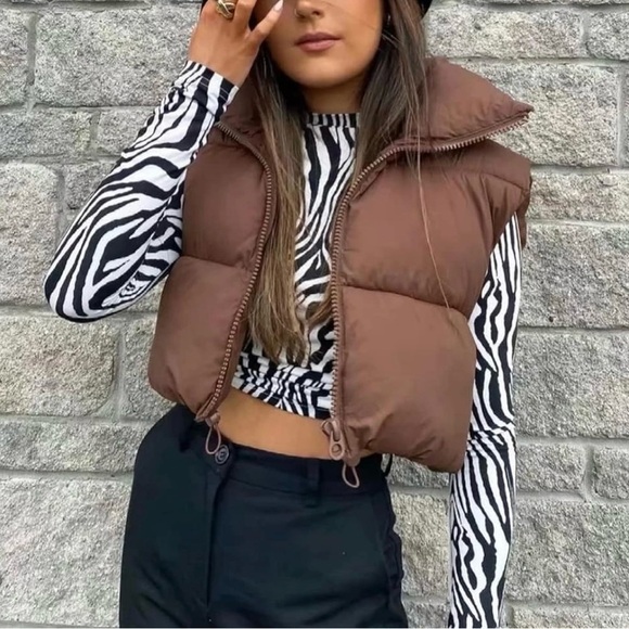 NWOT Women's Winter Crop Vest Lightweight Sleeveless Warm Outerwear Puffer Large - Picture 1 of 6